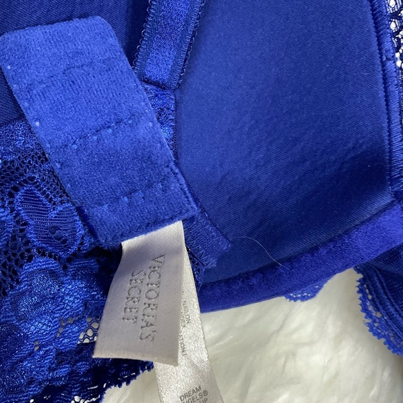 Victoria's Secret Blue and White Lace Bra with Underwire - Picture 10 of 11